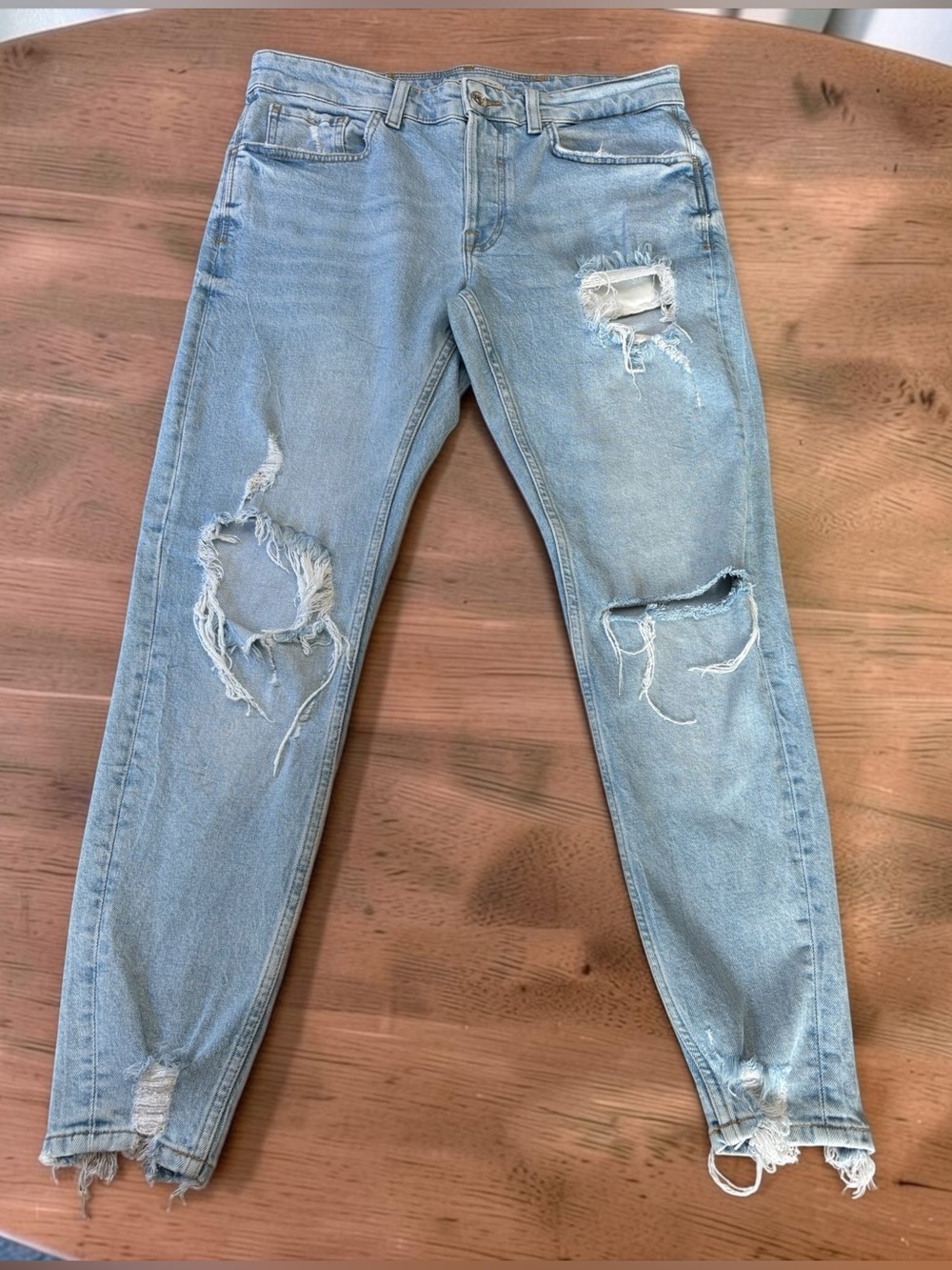 Zara, Ripped Straight Leg Jeans, Size 31, Light Wash Distressed Denim